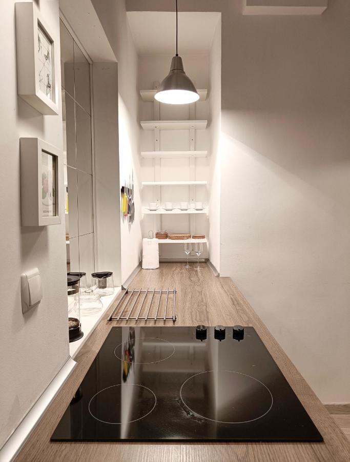 Newly Refurbished Apartment In The City Center Sofia Exterior photo