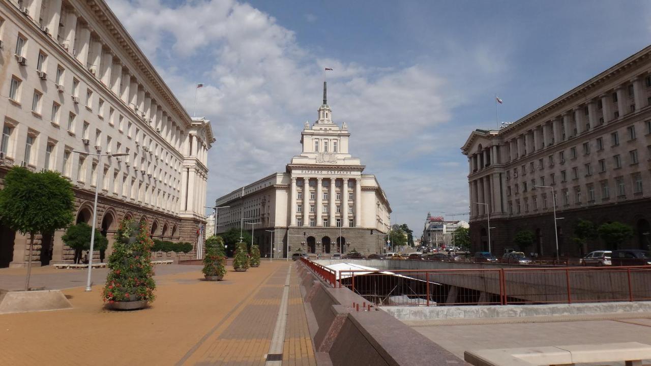 Newly Refurbished Apartment In The City Center Sofia Exterior photo